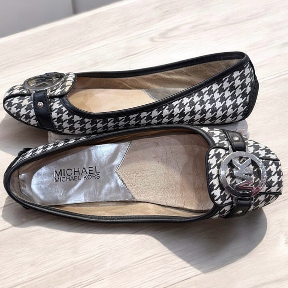 Michael Kors Fulton Moc Black & White Houndstooth Flats - Women’s Size 5.5 - Picture 1 of 2